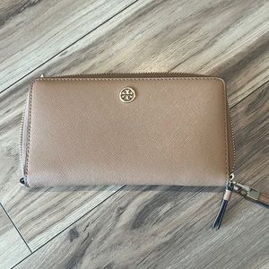 Tory Burch wallet